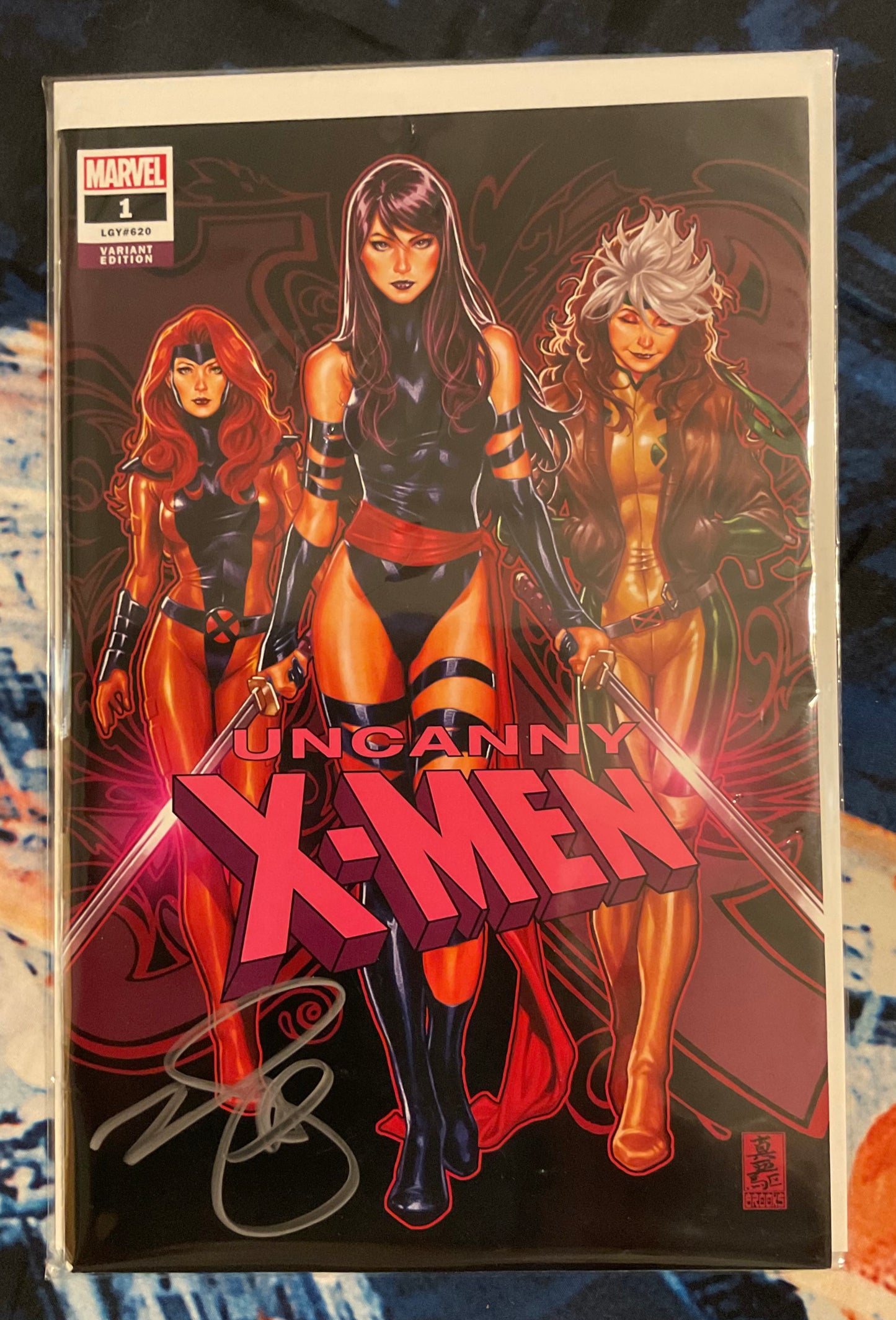 Marvel Comics Uncanny X-Men vol.5, #1 Mark Brooks variant - signed